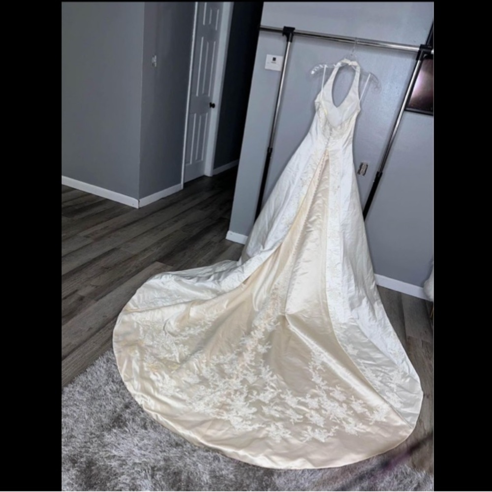 NWOT VICTORIAS BRIDAL COLLECTION WEDDING DRESS